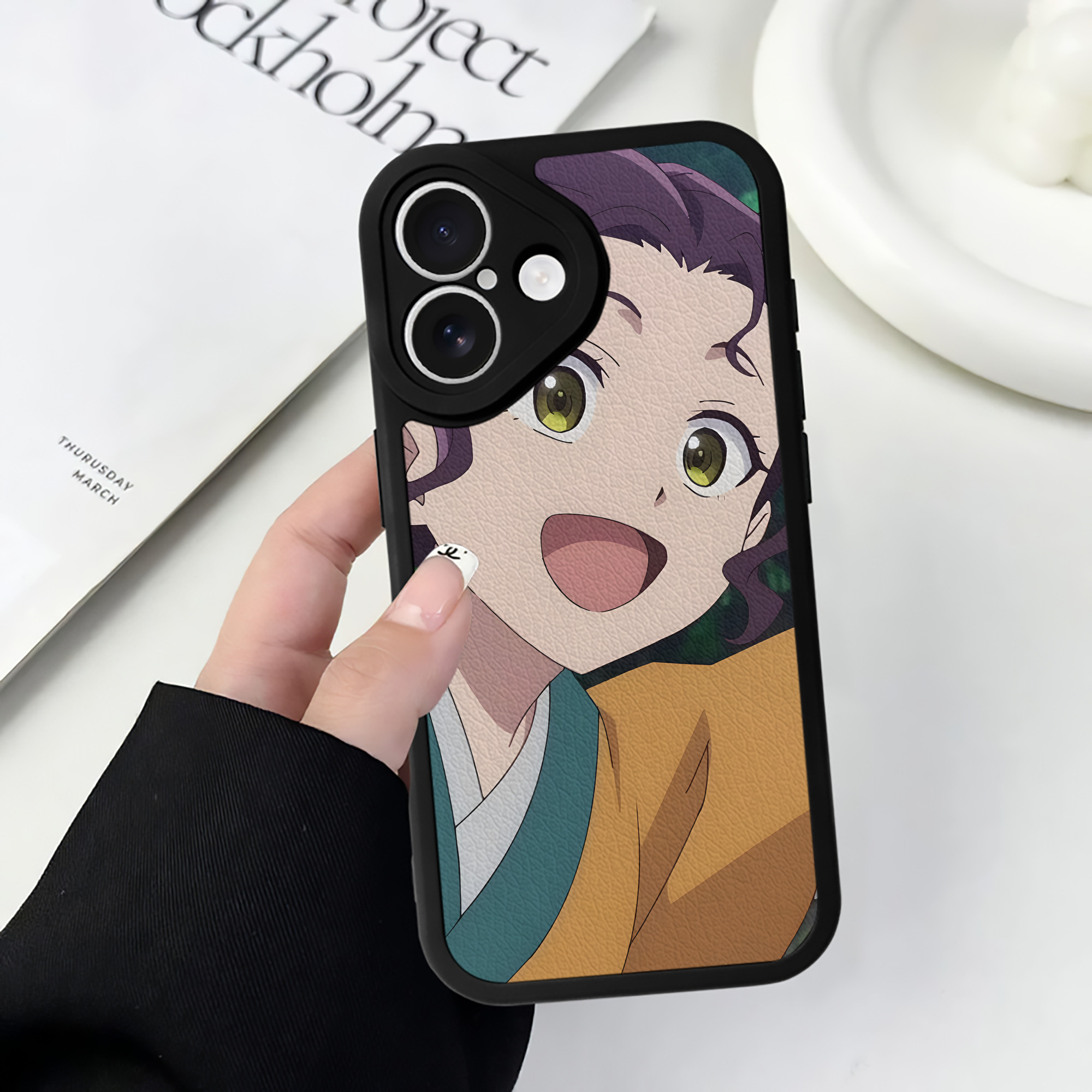 薬屋のひとりごと The Apothecary Diaries 【iPhone 16シリーズ対応】シリコンスマホケース（レザー調） 材質：シリコン